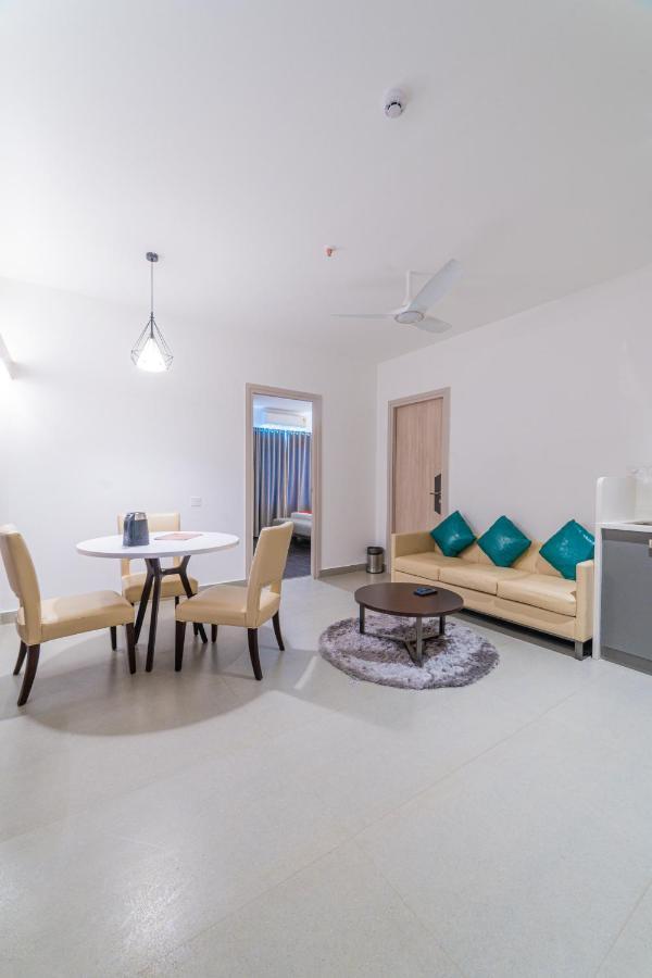 Hotel Deccan Serai Grande, Gachibowli, Haiderabad Buitenkant foto