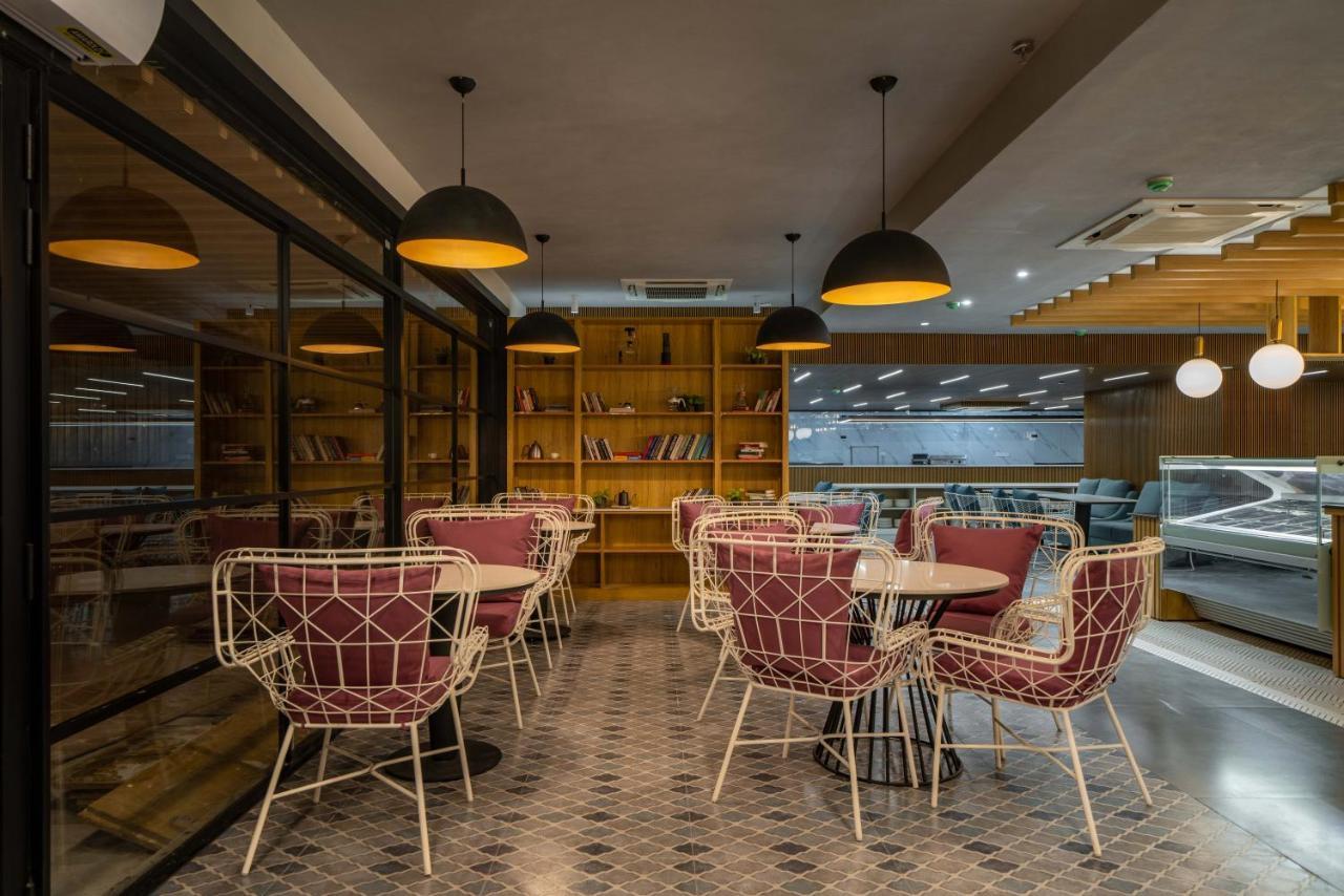 Hotel Deccan Serai Grande, Gachibowli, Haiderabad Buitenkant foto