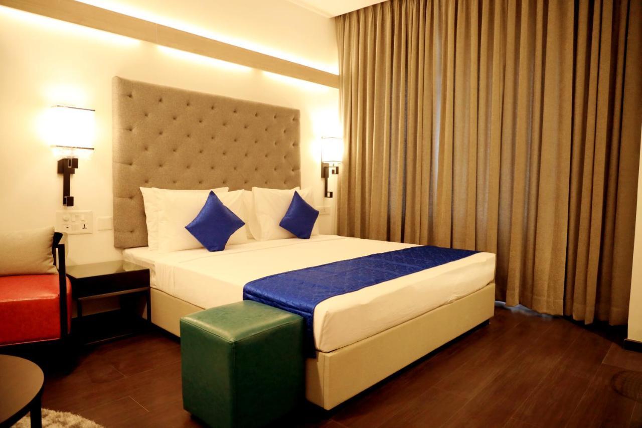 Hotel Deccan Serai Grande, Gachibowli, Haiderabad Buitenkant foto