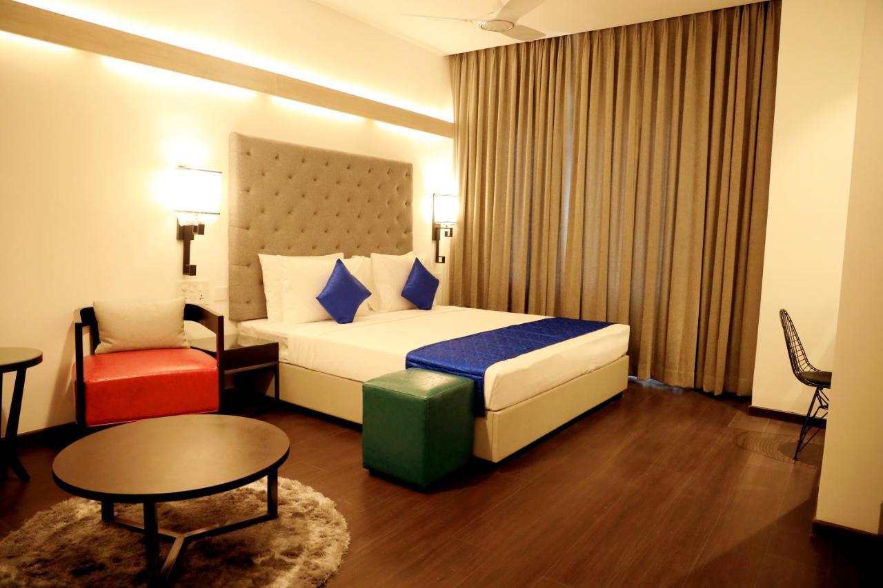 Hotel Deccan Serai Grande, Gachibowli, Haiderabad Buitenkant foto