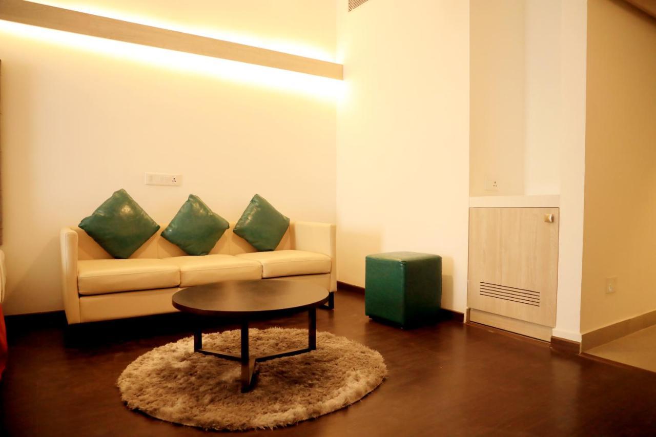 Hotel Deccan Serai Grande, Gachibowli, Haiderabad Buitenkant foto