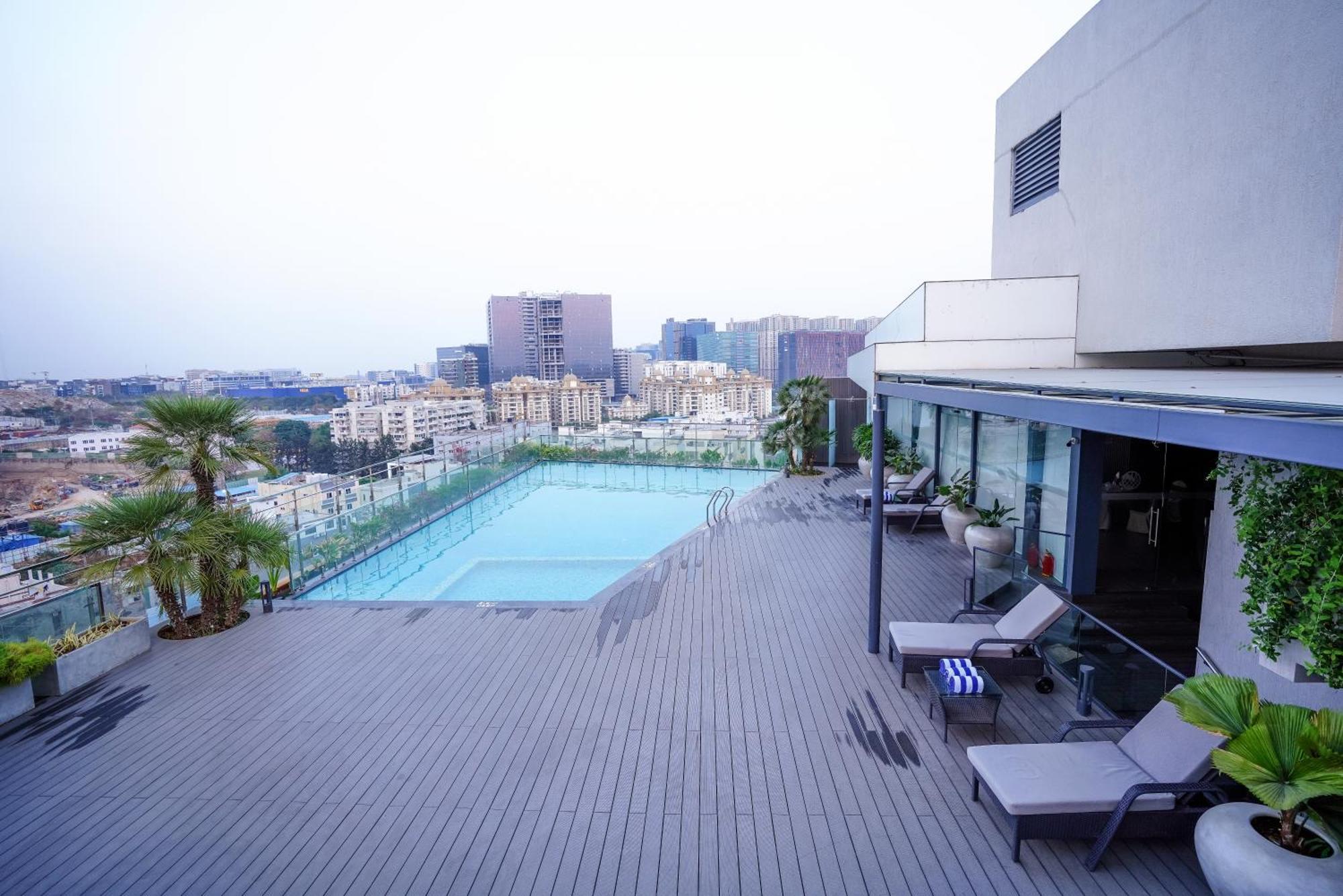 Hotel Deccan Serai Grande, Gachibowli, Haiderabad Buitenkant foto
