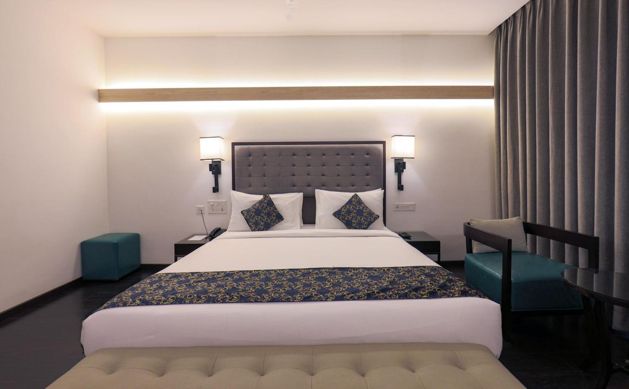 Hotel Deccan Serai Grande, Gachibowli, Haiderabad Buitenkant foto