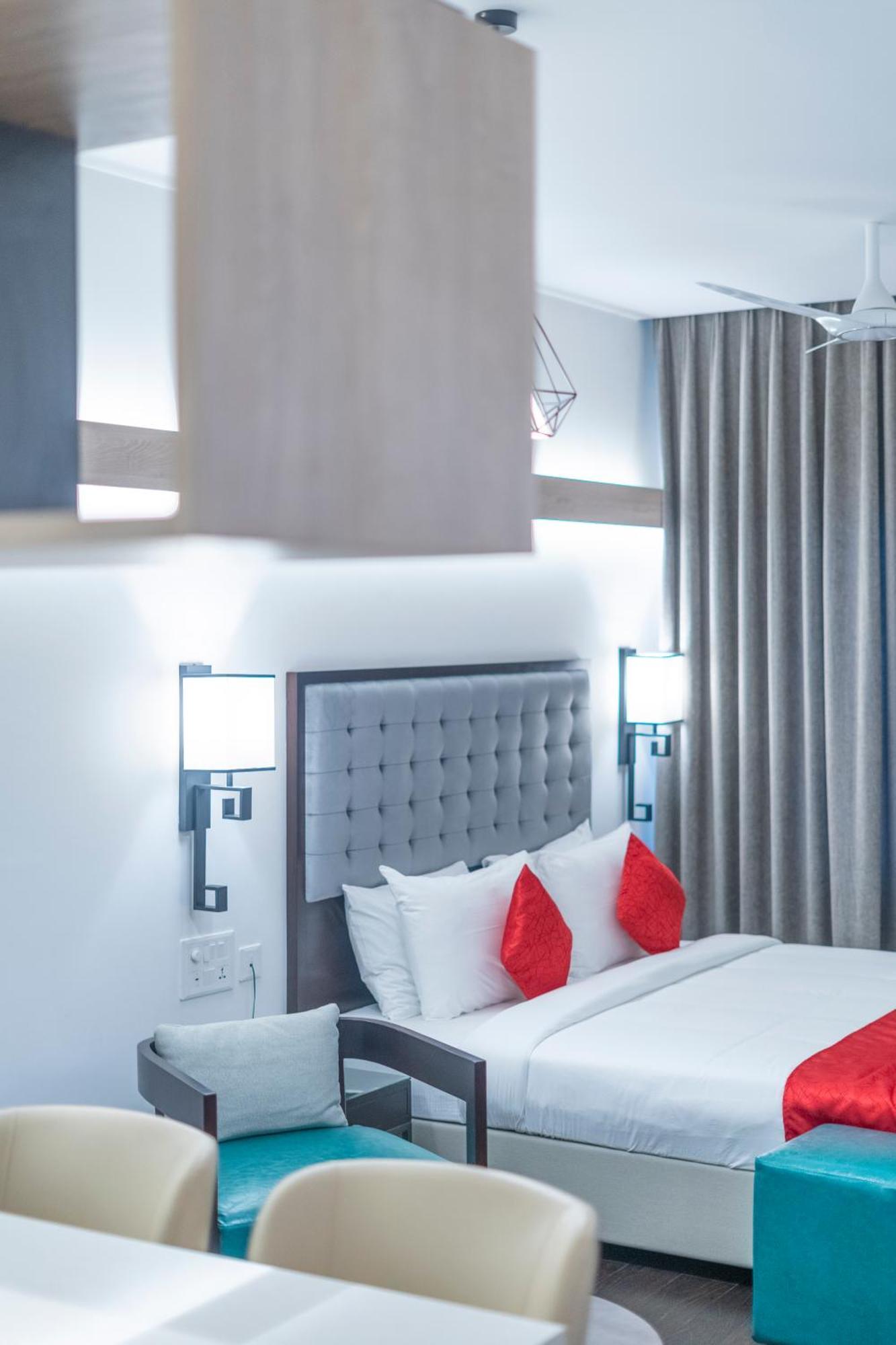 Hotel Deccan Serai Grande, Gachibowli, Haiderabad Buitenkant foto